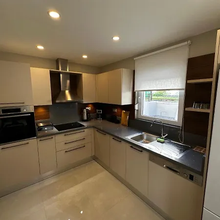 度假居 House *