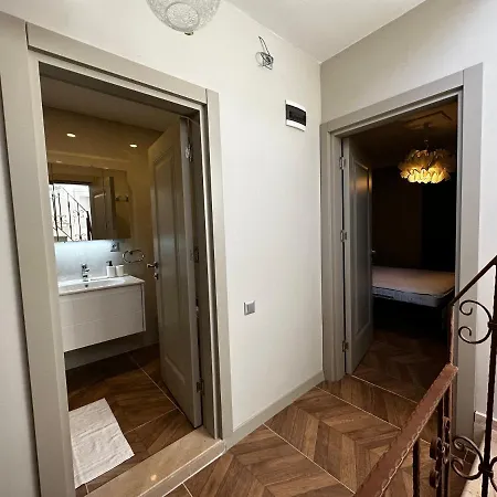 Holiday home House Side